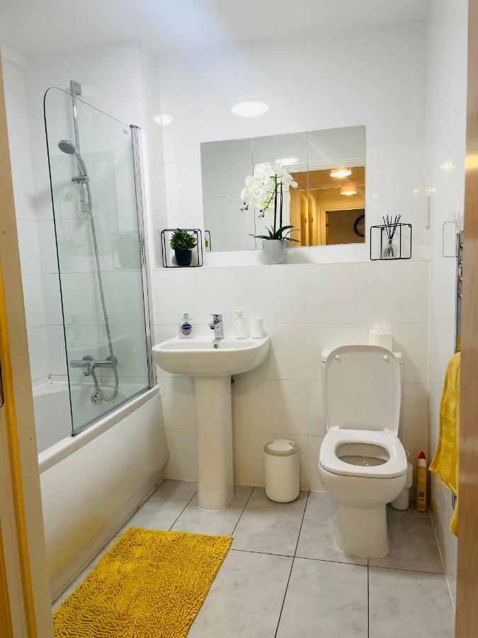#0509 Two Bedroom Serviced Apartment- Free Parking Derby Exteriér fotografie