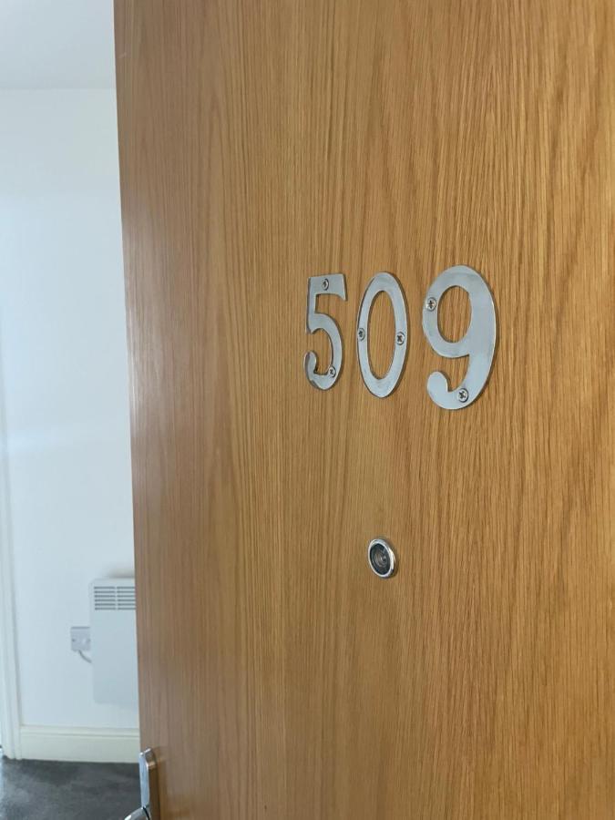 #0509 Two Bedroom Serviced Apartment- Free Parking Derby Exteriér fotografie